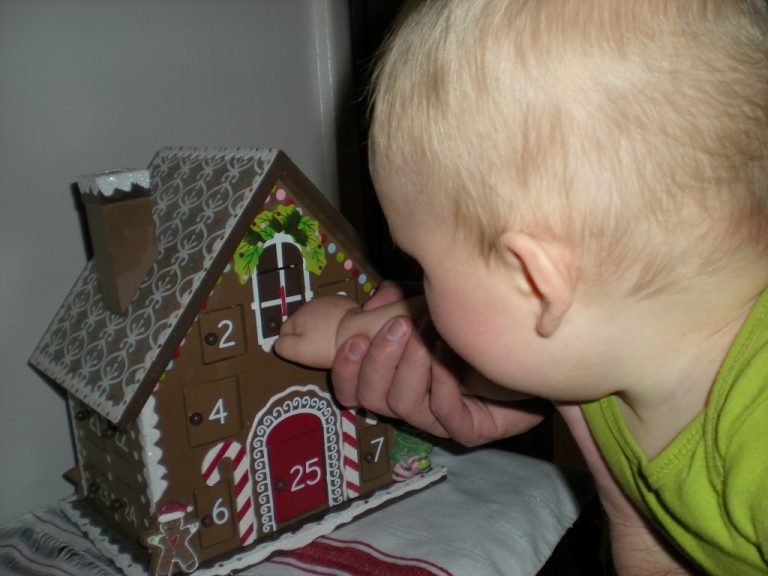 Christmas Traditions – Family Activity Advent Calendar!