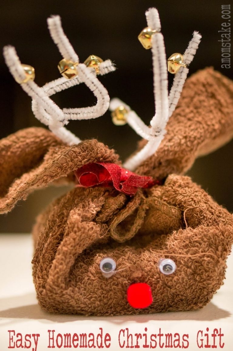 Reindeer Towel – Easy Homemade Christmas Gift