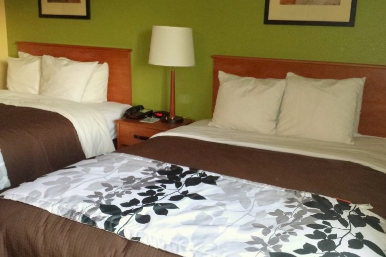 A Hotel Checklist + Sleep Inn Salt Lake City Review