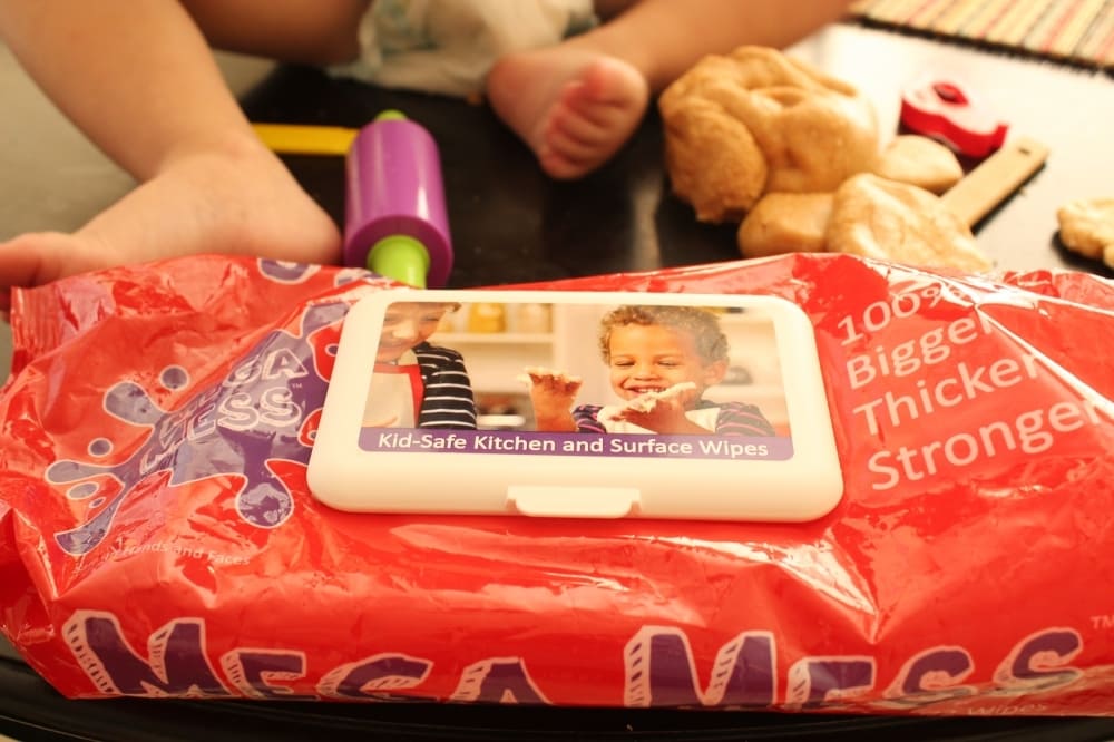 4 Ingredient Edible Play Dough 5 mega wipes