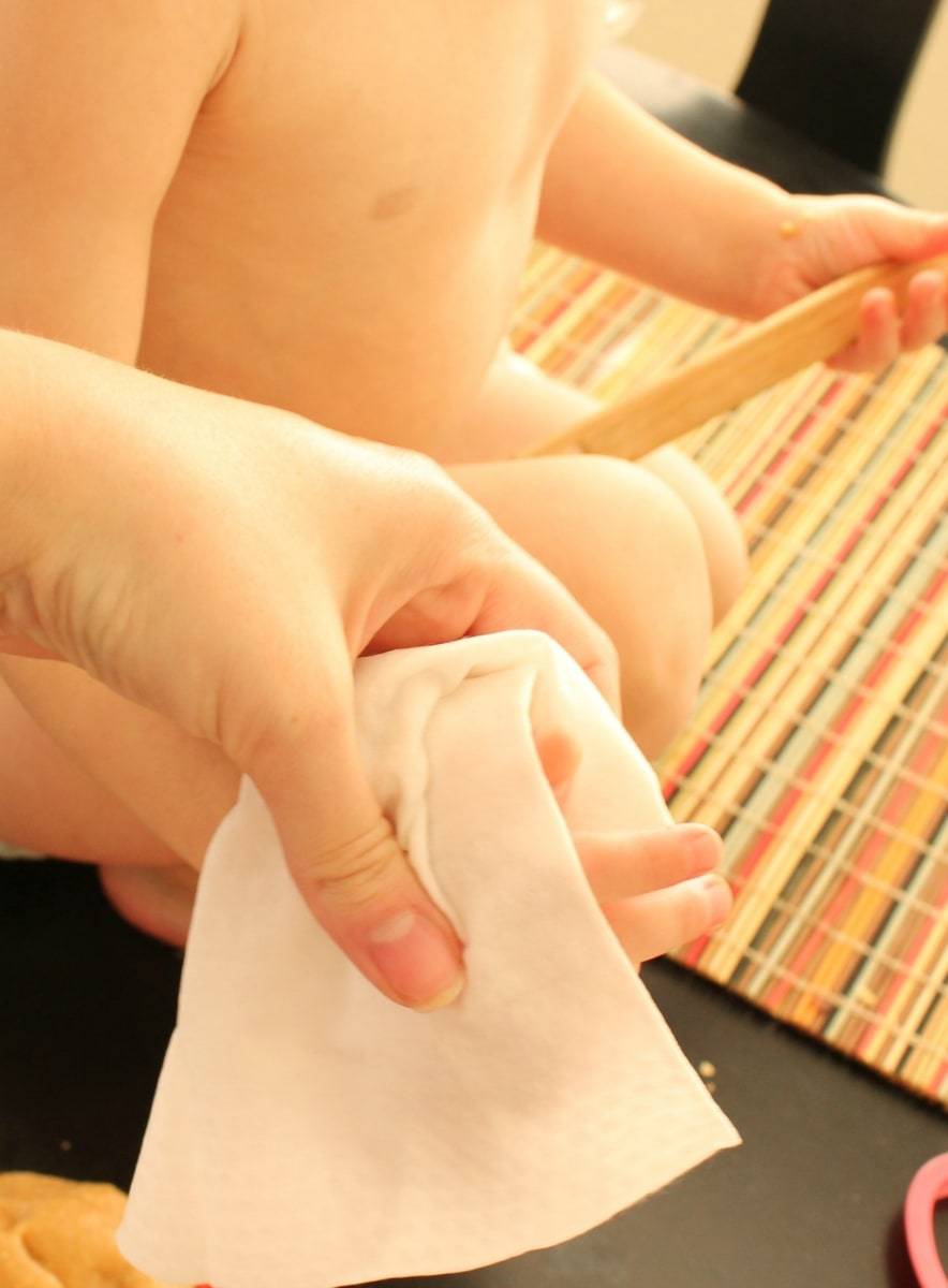 4 Ingredient Edible Play Dough 6 mega wipes