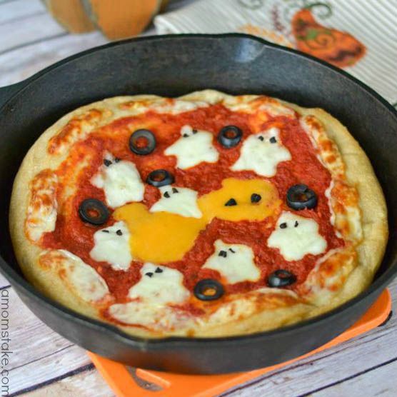 Halloween Ghosts Skillet Pizza