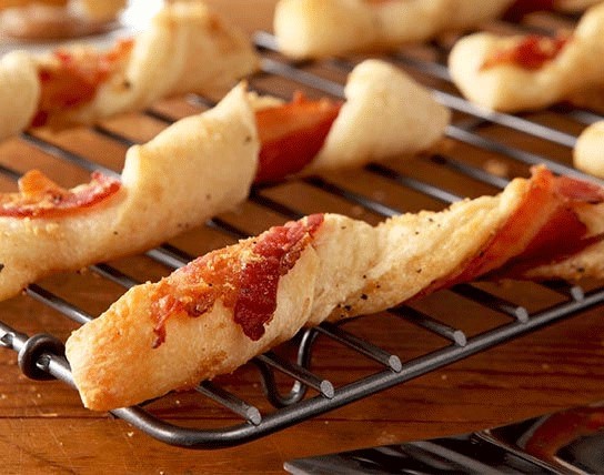 bacon breadsticks