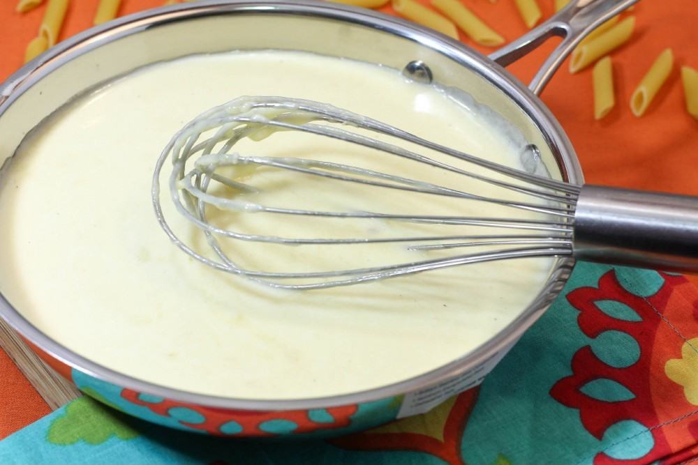 how to make a cheese sauce with heavy cream