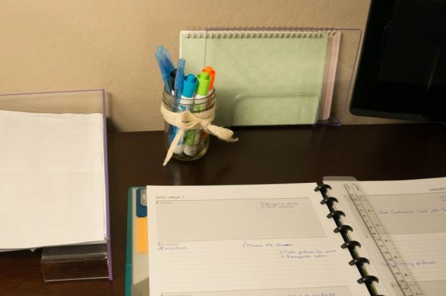 Tips to Organize your desk