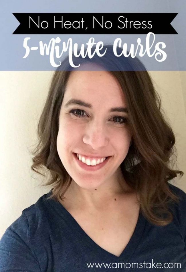 5 minute curls - with no heat and no stress! Perfect, curly hair with next to no effort! This beauty hack has completely changed my morning routine! DIY hairstyles for short or long hair - you're going to love this no heat curls trick!