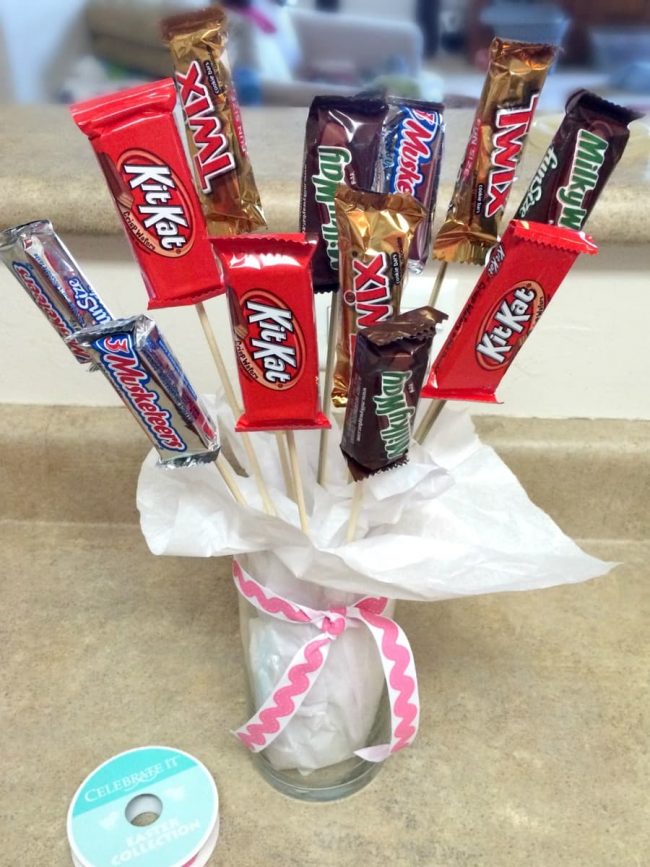 Cutest Candy bar Bouquet! This is a fun and easy gift for friends, co-workers, or teachers. $5 for the entire project! Who wouldn’t love a bouquet of chocolate?