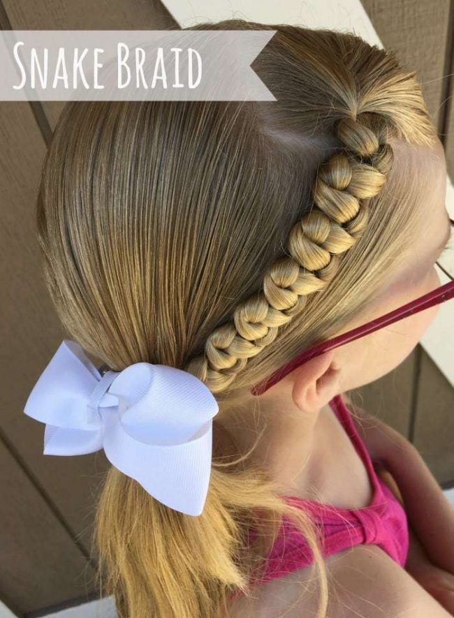 Quick and easy snake braid hair tutorial. Perfect for girls and women to change up that ponytail!