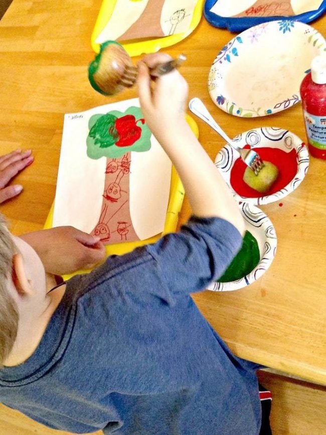 Great Apple Activities for any preschool experience! Painting, taste-testing, graphing, book extensions and more!