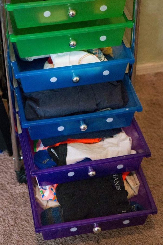 Back to School Hacks - Use a caddy to lay out a weeks worth of school outfits, organized and ready to go!