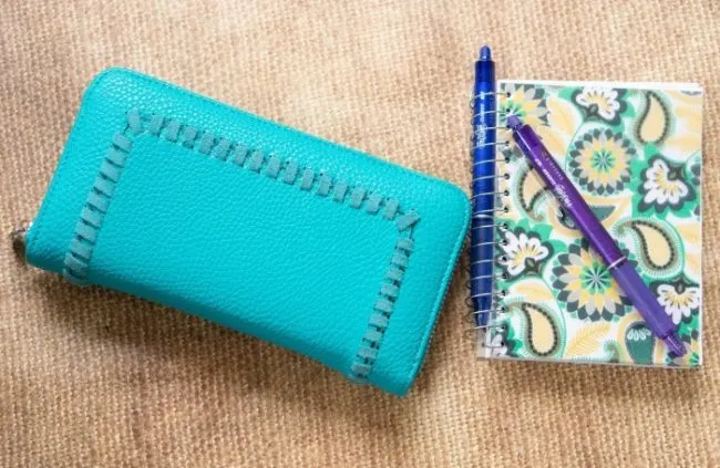 on-the-go-ready-whats-in-my-bag08252
