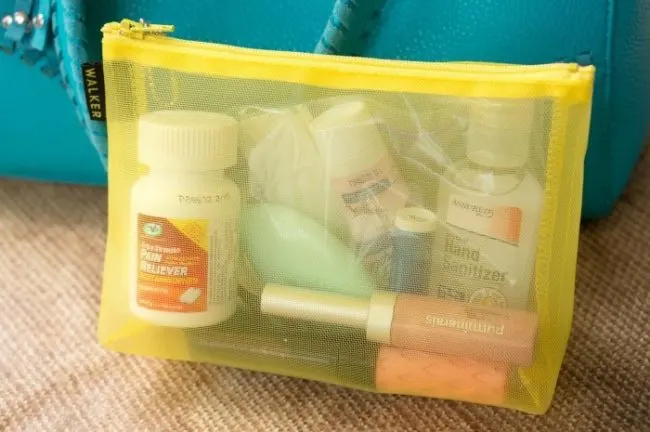 on-the-go-ready-whats-in-my-bag08259