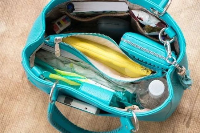 on-the-go-ready-whats-in-my-bag08266