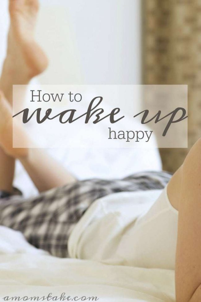 Simple tricks to wake up happy and on the "right side" of the bed. These ideas for your morning routine can make all the difference. 