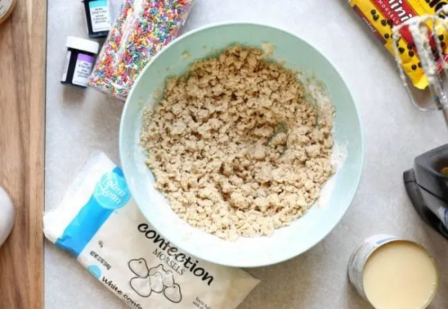 No Bake Cookie Dough Bars 3 So delicious, these no bake cookie dough bars are easy to make and no baking required! You'll love this easy cookie bar dessert with sprinkles!
