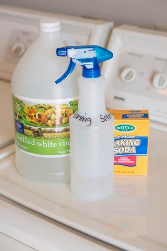Homemade Washing Machine cleaning solution - so easy and costs just pennies! Clean your washing machine and dryer drum every 6 months for optimal performance.
