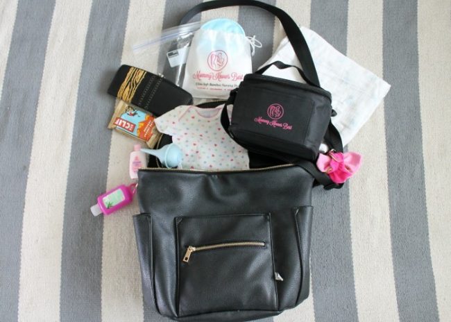 What's in my bag? A Newborn Diaper Bag Checklist Mom knows best 5