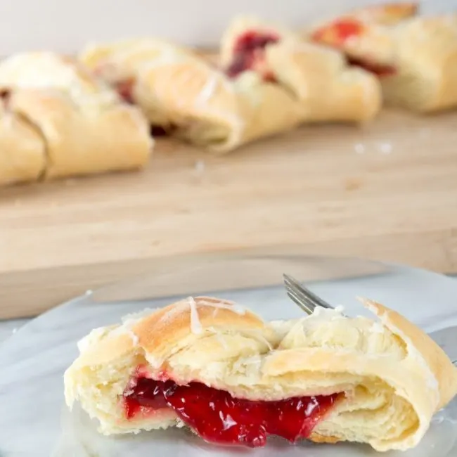 Butter Braid Pastries and Almond Glaze Recipe Butter Braid Pastries 05060
