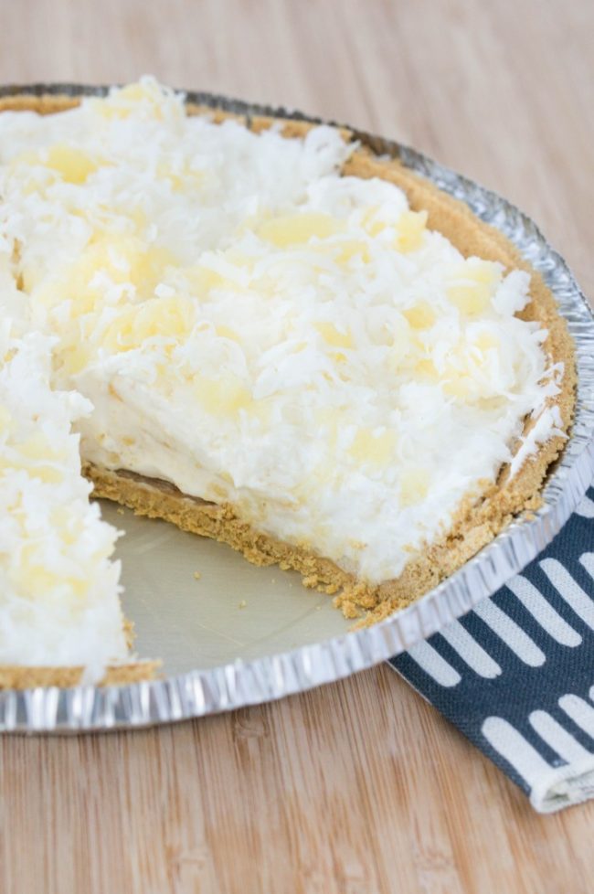 5-Minute No Bake Pineapple Cream Pie 4 5-Minute No Bake Pineapple Cream Pie Pineapple Cream Pie 05215