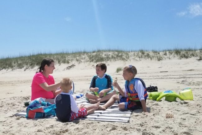 Ultimate Family Beach Trip Checklist beach picnic