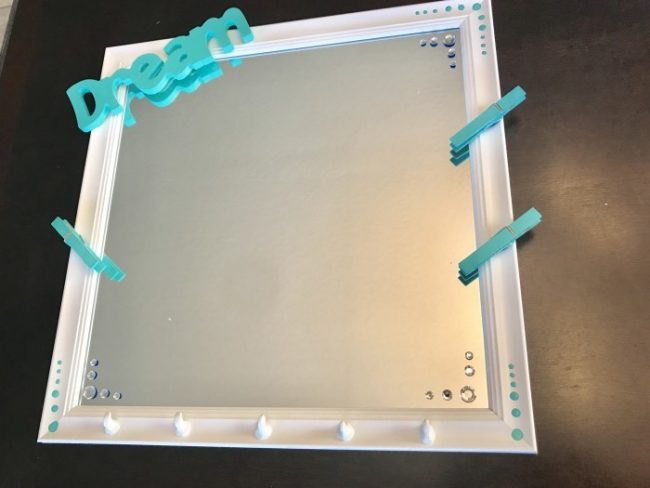 DIY Mirrored Jewelry Organizer sugru3