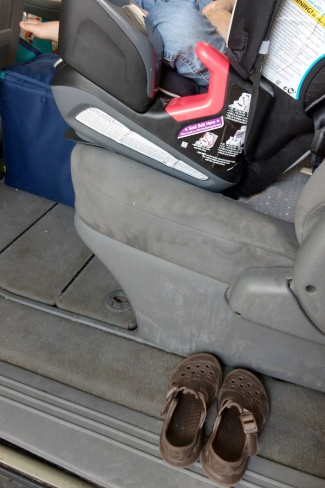 5 Ingenious Car Tricks for Moms On-the-Go shoes in car
