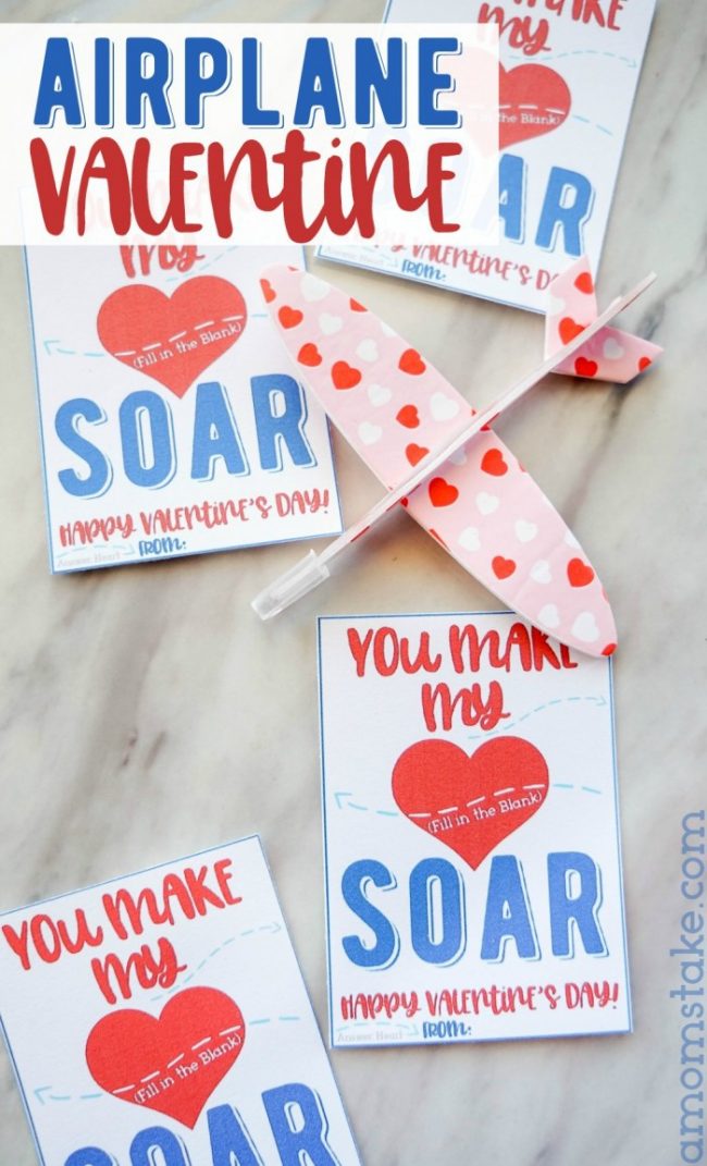 Grab this adorable airplane valentine with a free printable! #valentine #valentinesday #vday #valentinecards #printable #airplane