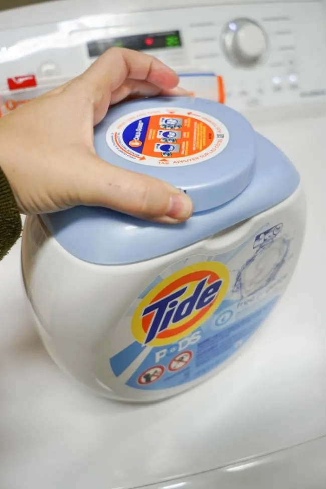 Laundry Tips & Safety Advice from Moms Laundry Party 04702