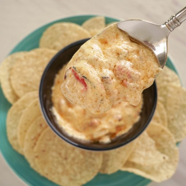 Roasted Red Pepper Queso Skillet 06732