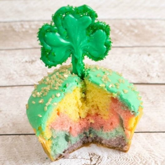 shamrock rainbow cupcakes