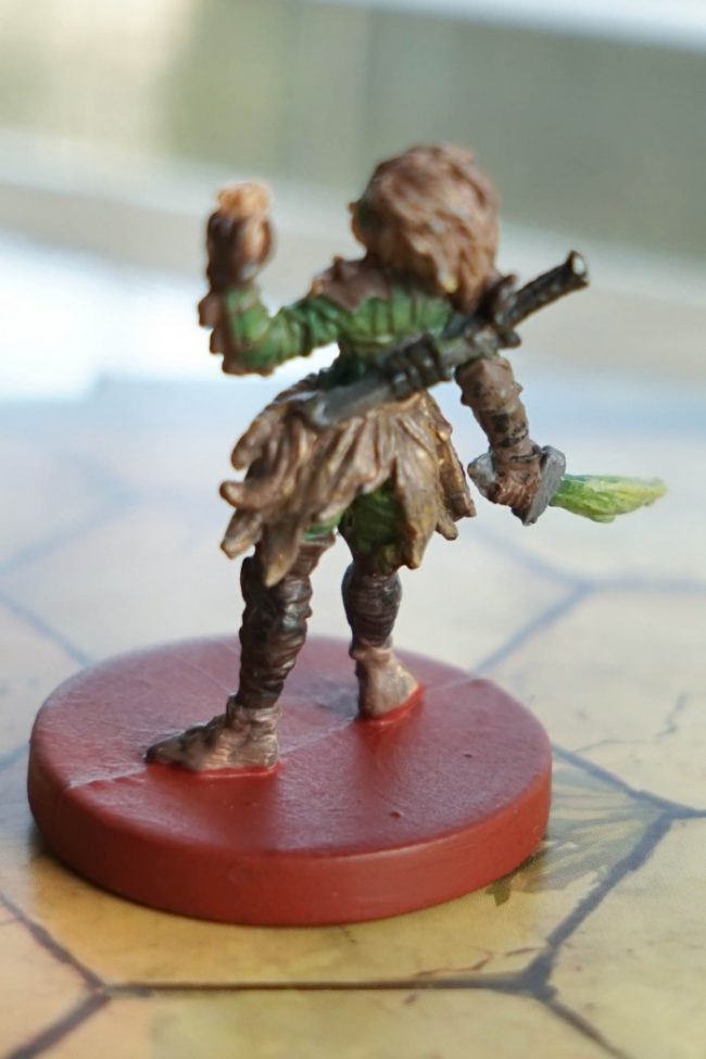 How to: Painting Gloomhaven Miniatures Using $1 Paints! Gloomhaven Painted Scoundrel 1