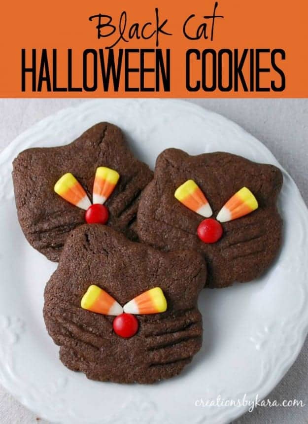 22 Tasty Halloween Treats to "Boo" Your Friends! Halloween Black Cat Cookies 625x860 1