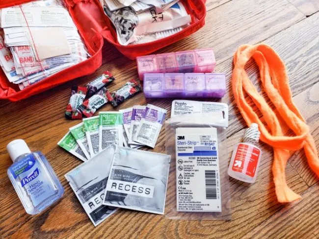 72 Hour Kits: The Complete Bug Out Bag List 14 72 hour kit first aid kit with extra supplies